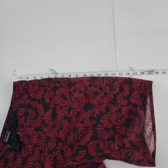 Patagonia Men's 30 Board Shorts Red Black Floral Swim Surf Trunks 6353‎ - Picture 6 of 11